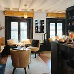 Le Boudoir Apartment *